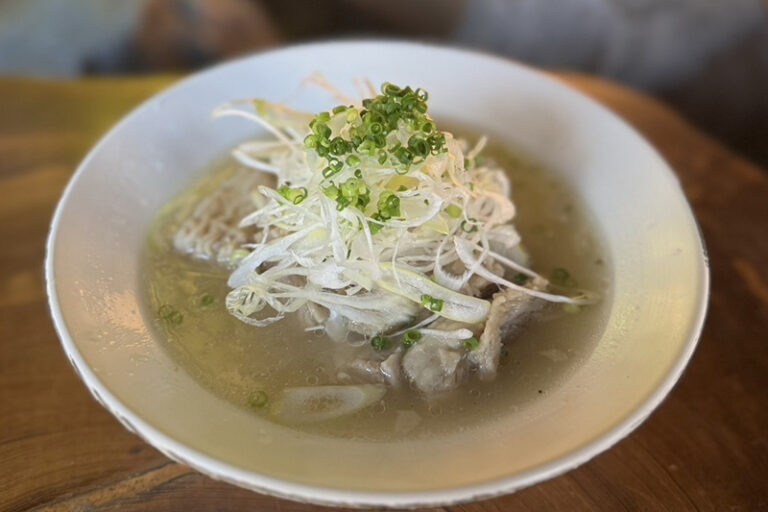 国産牛スジの塩煮込み　1,200円