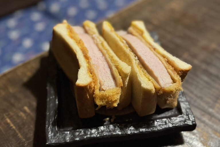 一砂の厚切りカツサンド　800円